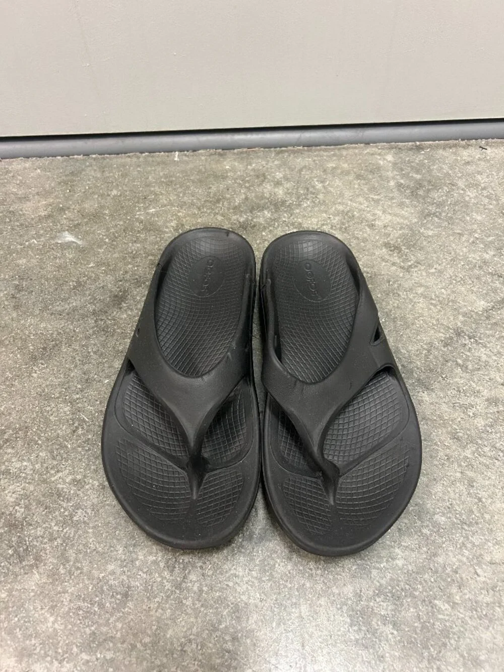 OOFOS OOriginal Recovery Sandals Black Flip Flops Men's 6 Women's 8 EU 39 Casual